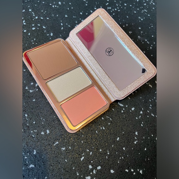 ANASTASIA BEVERLY HILLS | Italian Summer Face Palette | Bronze, Highlight, Blush - Picture 13 of 13